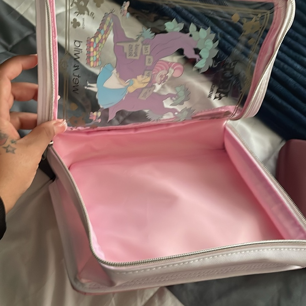 Makeup accessories - Picture 4 of 4